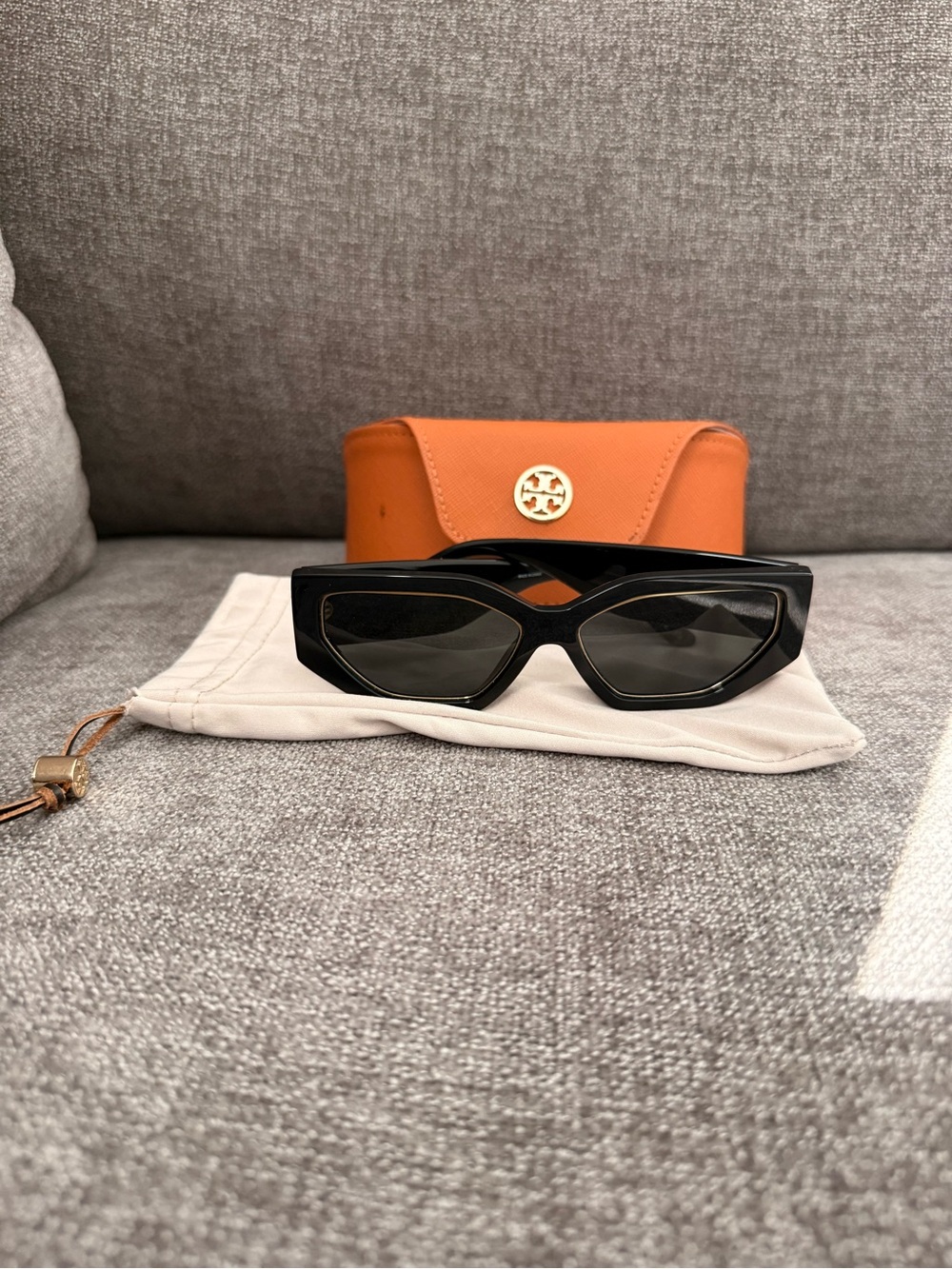 Tory Burch Black Cat-Eye Sunglasses with Orange Logo Case